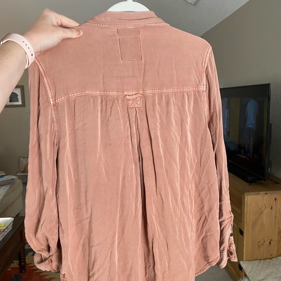 American Eagle • distressed button down - Picture 6 of 6